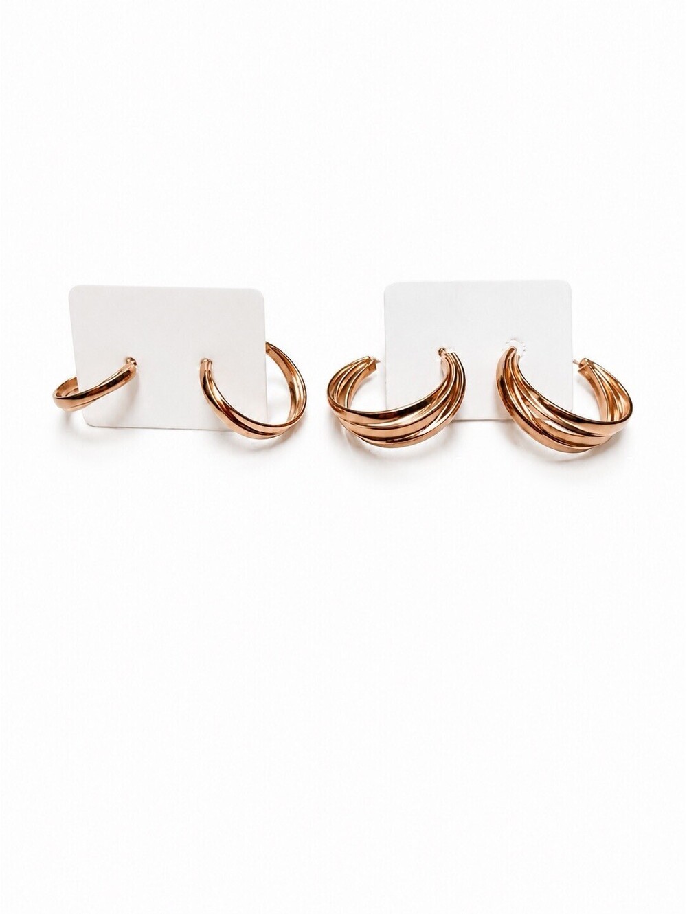 Lot of 2 Pairs Vintage Gold Tone Hoop Earrings Ribbed Half Hoops Pierced